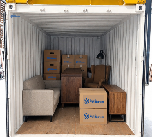 Meubilairopslag container bij Van Haarlem Verhuizers
